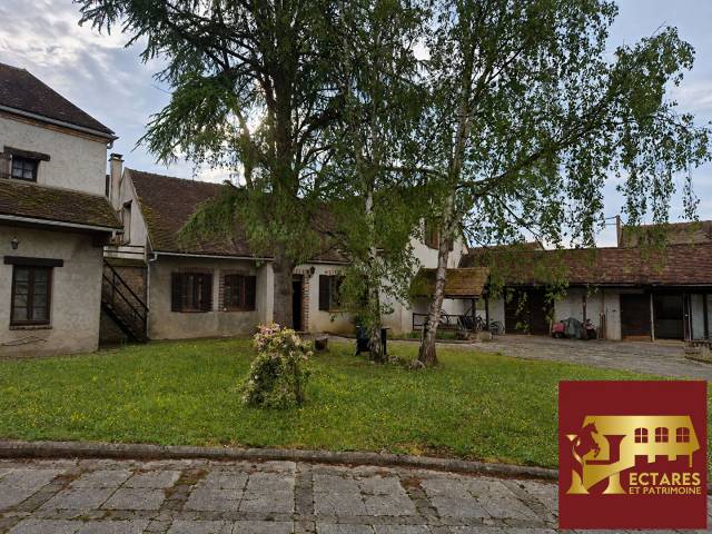 Maison avec boxes et 1.2 ha  &agrave; 45 minutes Fontainebleau
