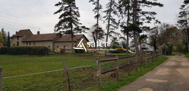 Domaine Equestre sur 29 ha avec pistes d'entra&icirc;nement