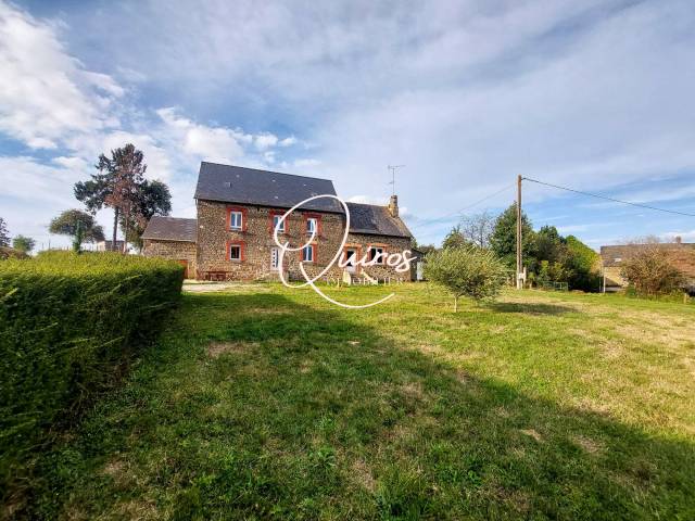 Propri&eacute;t&eacute; rural - 2,8 Hectares - Bagnoles-de-l'Orne