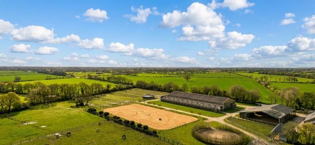 Centre &eacute;questre d'exception &agrave; vendre  &Agrave; seulement 30 min