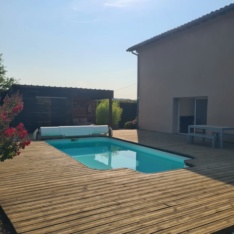 PROPRI&Eacute;T&Eacute; MAISON +PISCINE + PUIT+ 1 HECTARE