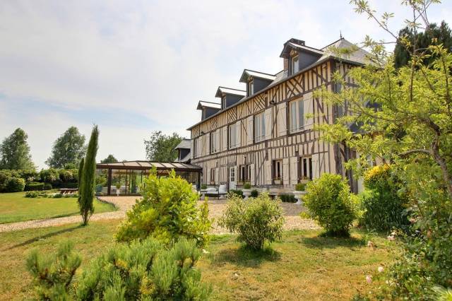 DEAUVILLE - PONT L'EVÊQUE - MANOIR 400 M² - 10 HECTARES
