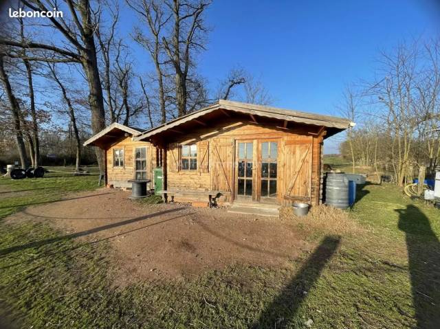 Ferme équestre  à Noailly 42