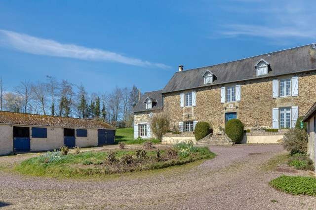 Très jolie maison avec carrière et piscine