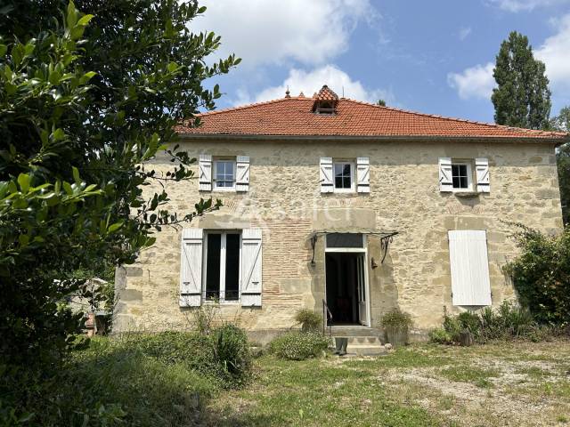 Maison en pierre à rénover sur 3ha