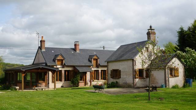 Belle propriété familiale avec dépendances  1,43 ha