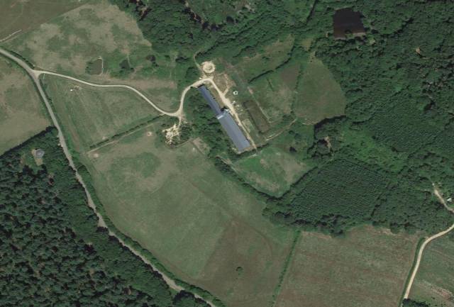 42 ha,  maison et 2 grands hangars Bourgogne