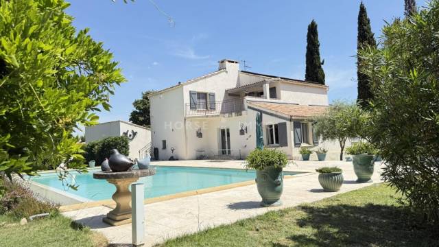 Propri&eacute;t&eacute; &eacute;questre de charme en campagne de Beaucaire
