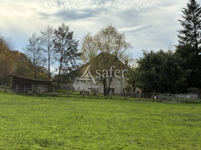 Ferme rénovée avec grange et dépendance - 2 ha 15 a 04 ca