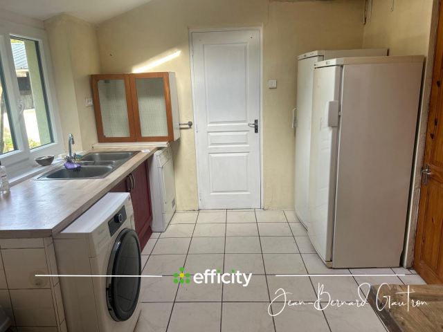  CORPS de FERME - 144 m&sup2; - &Eacute;CURIE - CARRI&Egrave;RE - 1.87 HA