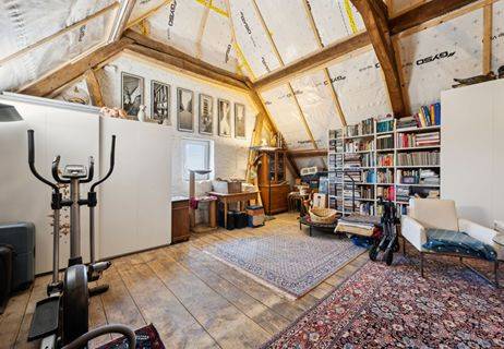 Ferme &eacute;questre r&eacute;nov&eacute;e avec 4 boxes et un paddock