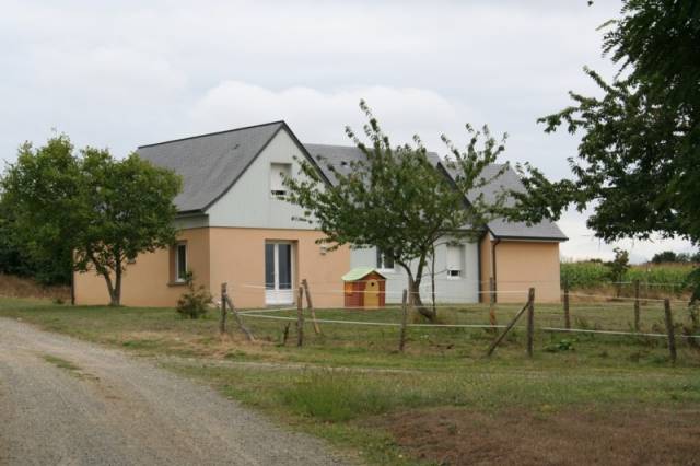 Loue maison 80 m&sup2; au sein d'une &eacute;curie, pr&egrave;s du Mans 72