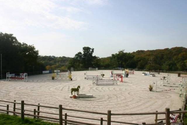 Centre &eacute;questre d&rsquo;exception &ndash; Domaine complet avec mais