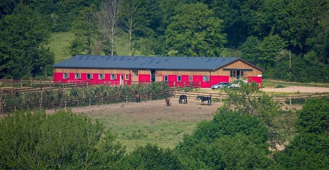 Propri&eacute;t&eacute; &eacute;questre de construction r&eacute;cente 