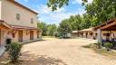 Luberon - DOMAINE &Eacute;QUESTRE SUR 12 HECTARES