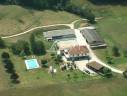 Gîte rural avec dépendances agricoles, rond de longe et piscin