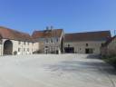 &Eacute;l&eacute;gant domaine XVIII avec &eacute;curies et 18 ha